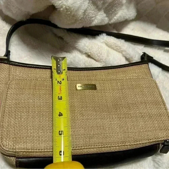 First issue Liz Claiborne purse - Picture 11 of 12